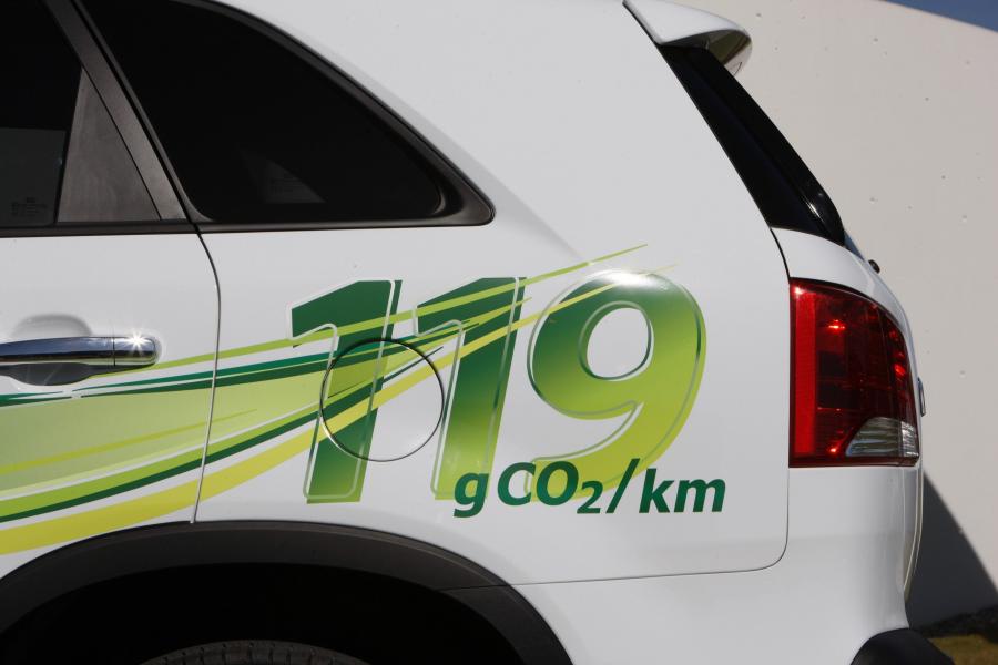  Kia Sorento Hybrid 2010 года  (фото 19 из 31)